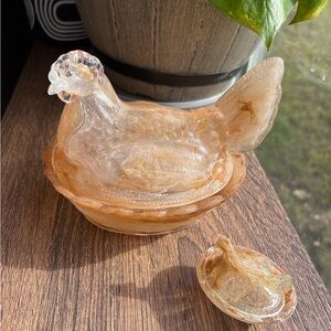 Set of 2 Hen on Nests Caramel Swirl